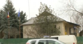 Au blocat traseul Chișinău-Leușeni. Localnicii din Lăpușna revoltați după ce sediul primăriei a ajuns în proprietatea unui consilier